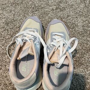 New Balance 237